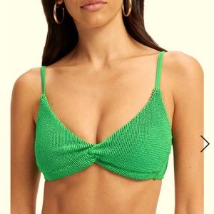 Good American Always Fits Sculpt Twist Bikini Top in Summer Green. NWT, size M